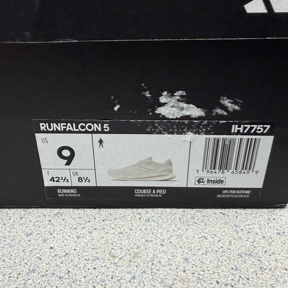 New Adidas Run Falcon 5 Men’s size 9   White Sneakers - Picture 2 of 8